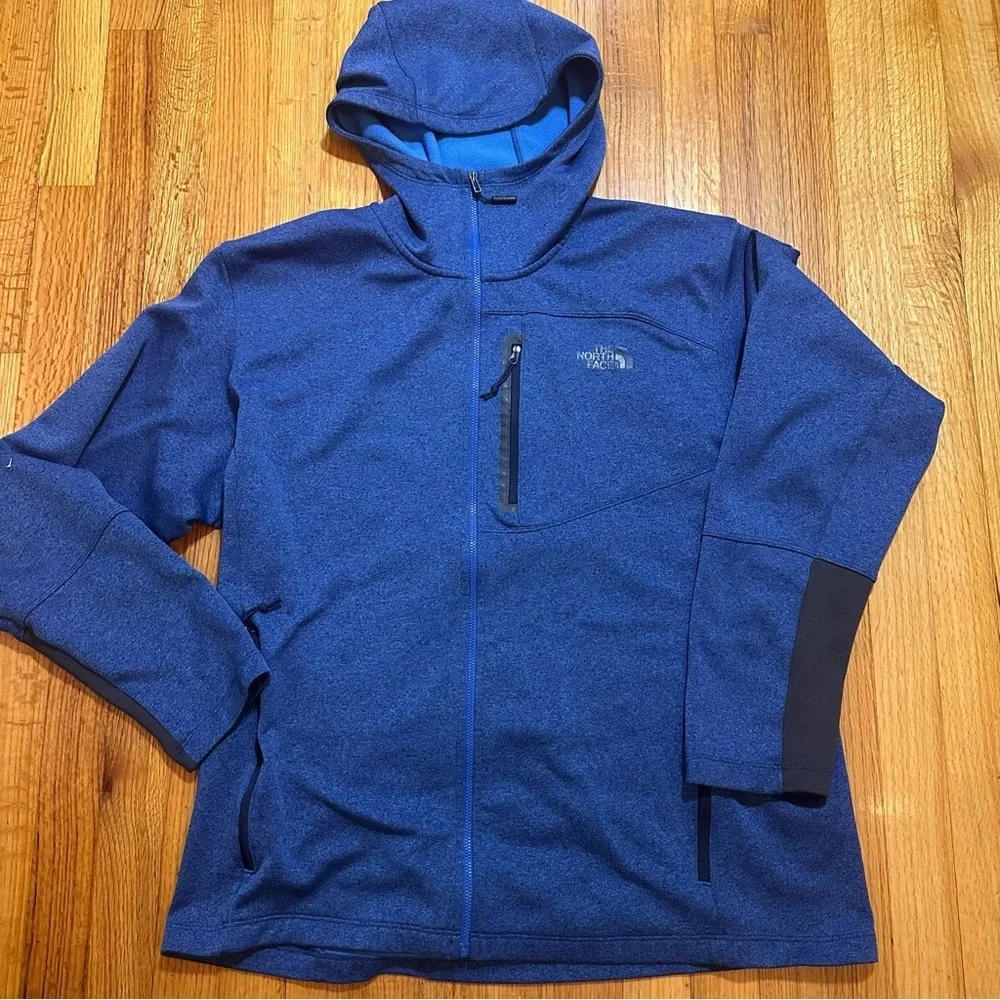 The North Face Men's Canyonlands Hoodie in stretch hardface fleece. Size Large